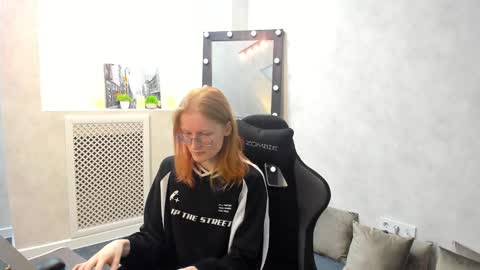 Snapshot of elizabeth_harpper chatting on January 2025 08:22:01 AM Elizabeth online show from January 2025 08:22:01 AM