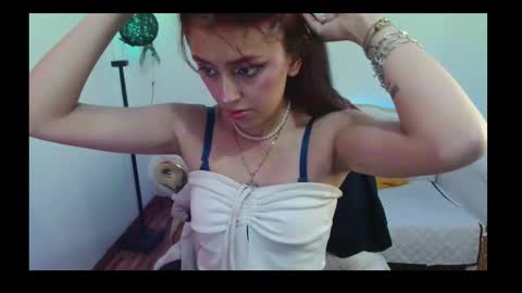 elizabeth_loren1 online show from October 2025 04:07:02 PM