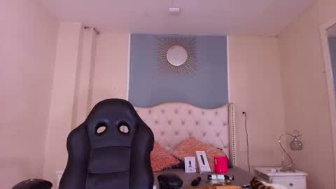 Snapshot of elizabeth_santos1 chatting on July 2026 01:18:02 AM Elizabeth online show from July 2026 01:18:02 AM