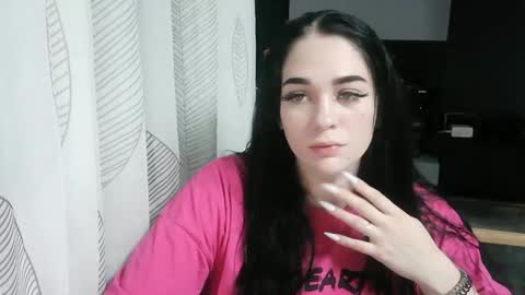 elizabeth_xi online show from October 2025 06:27:02 PM