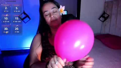 Lucia Vonne online show from November 2025 01:54:02 PM