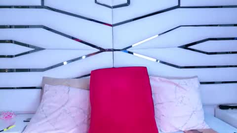 Elizabet online show from December 2025 12:36:02 PM