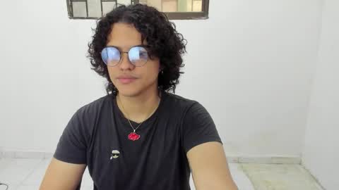 Diana online show from December 2025 06:16:01 PM