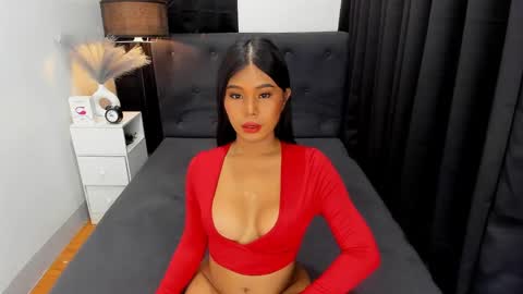 Ella online show from February 2025 07:02:01 PM