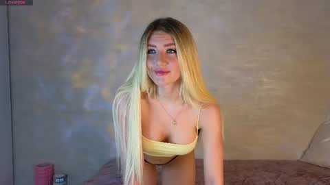 Snapshot of ella__sweety chatting on June 2026 02:05:01 AM Ella online show from June 2026 02:05:01 AM