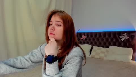 Snapshot of ella_mayers chatting on February 2025 09:49:01 PM Ella Mayers online show from February 2025 09:49:01 PM