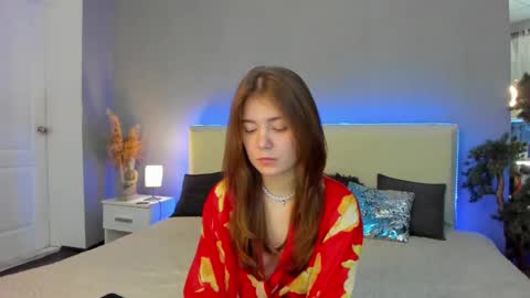 Snapshot of ella_mayers chatting on February 2025 04:57:01 PM Ella Mayers online show from February 2025 04:57:01 PM