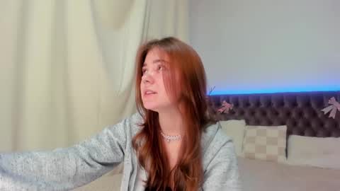 Snapshot of ella_mayers chatting on March 2025 09:26:01 PM Ella Mayers online show from March 2025 09:26:01 PM