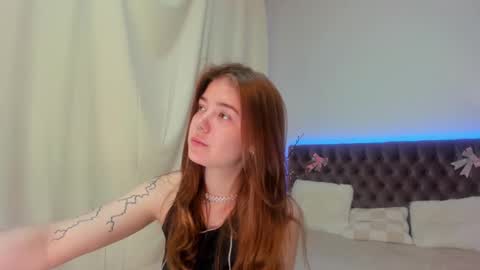 Snapshot of ella_mayers chatting on March 2025 04:58:02 AM Ella Mayers online show from March 2025 04:58:02 AM