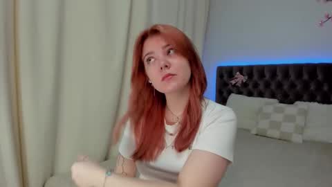 Snapshot of ella_mayers chatting on September 2025 12:18:01 PM Ella Mayers online show from September 2025 12:18:01 PM