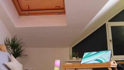 Ella online show from March 2025 11:09:02 PM