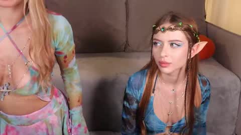 Ella online show from October 2025 09:05:02 PM