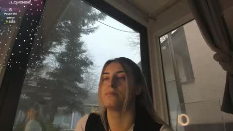 ella_vee online show from December 2025 06:53:01 AM