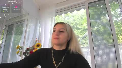 ella_vee online show from June 2026 06:15:02 AM