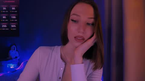 ellaamber online show from March 2026 03:33:02 AM