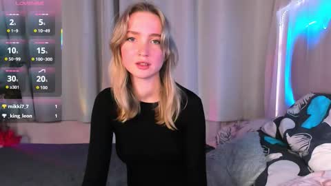 Ella online show from November 2025 05:35:02 PM