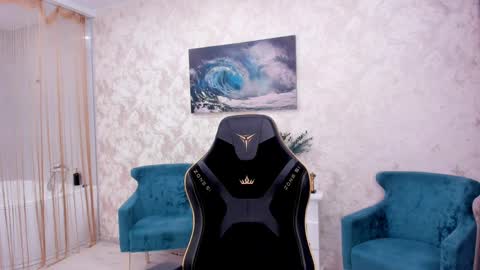 ellacurtis online show from April 2026 02:06:01 AM