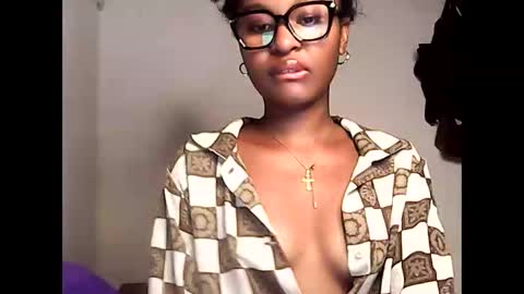 Snapshot of ellah245 chatting on May 2026 11:32:01 PM ellah245 online show from May 2026 11:32:01 PM