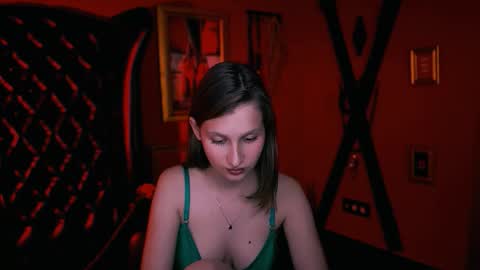 Snapshot of ellahorton chatting on October 2025 04:49:02 PM Ella online show from October 2025 04:49:02 PM