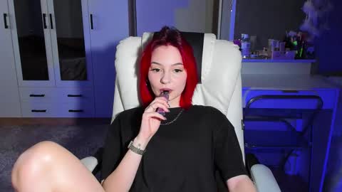 Snapshot of ellales chatting on November 2025 10:48:02 AM ellales online show from November 2025 10:48:02 AM