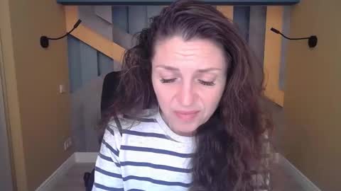 EllaLongs online show from December 2025 12:32:02 PM