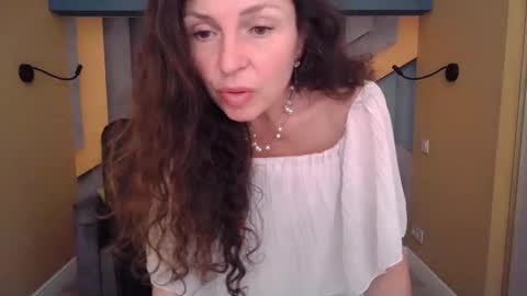 EllaLongs online show from March 2026 01:06:01 PM