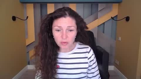 EllaLongs online show from April 2026 11:18:02 AM