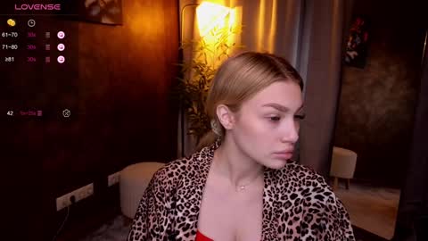 Snapshot of ellamilla chatting on January 2025 08:36:01 AM ellamilla online show from January 2025 08:36:01 AM