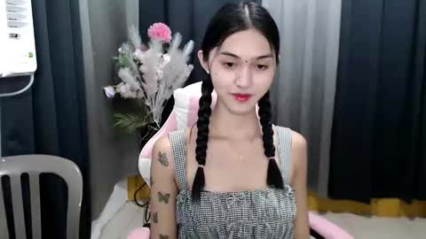 ELLA online show from April 2026 03:01:02 PM