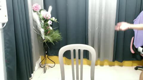 Snapshot of ellamiller69 chatting on June 2026 04:20:01 PM ELLA online show from June 2026 04:20:01 PM
