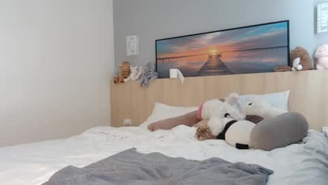 Ella Mira online show from May 2026 02:19:02 AM