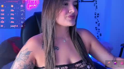 Snapshot of ellarosee_ chatting on April 2026 06:27:01 PM ellarosee_ online show from April 2026 06:27:01 PM