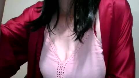 Elle online show from January 2025 12:49:02 AM