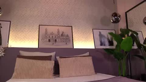 Elle Diane online show from February 2025 12:52:01 AM