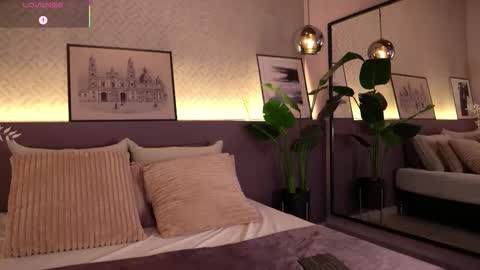 Elle Diane online show from September 2025 10:31:02 PM