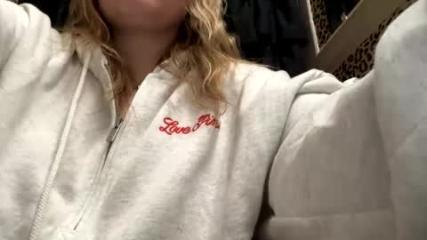 Snapshot of ellejess chatting on February 2026 06:02:02 AM ellejess online show from February 2026 06:02:02 AM