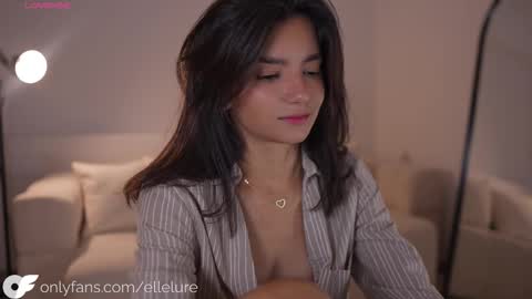 Linda Restrepo online show from October 2025 10:31:01 PM