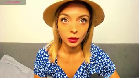 ellen_flow online show from October 2025 09:42:02 PM