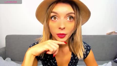 ellen_flow online show from October 2025 09:50:01 PM