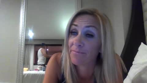 ElleNV online show from September 2025 08:52:02 AM