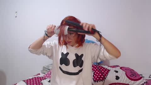 Snapshot of ellie_andy19 chatting on January 2025 04:44:01 AM kev dani online show from January 2025 04:44:01 AM