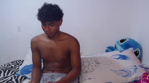 Snapshot of ellie_andy19 chatting on February 2025 03:35:02 AM kev dani online show from February 2025 03:35:02 AM