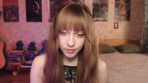 ellie_friendly online show from April 2026 11:24:01 PM