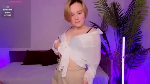 Ellie online show from March 2026 08:43:02 AM