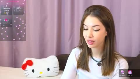 ellie online show from November 2025 08:40:02 PM