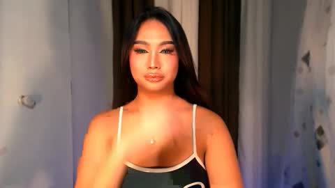 ellie online show from December 2025 07:01:02 PM