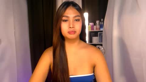 Snapshot of elliecummers chatting on May 2026 07:30:02 PM ellie online show from May 2026 07:30:02 PM