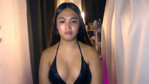 Snapshot of elliecummers chatting on June 2026 03:55:02 AM ellie online show from June 2026 03:55:02 AM