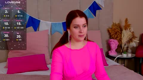 EllieLarson online show from September 2025 05:37:01 PM