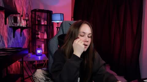 Elin online show from March 2026 12:01:02 PM